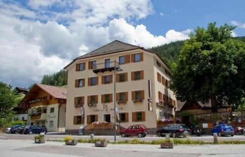 Gasthof Zum Weissen Roessl Sarentino Extérieur photo